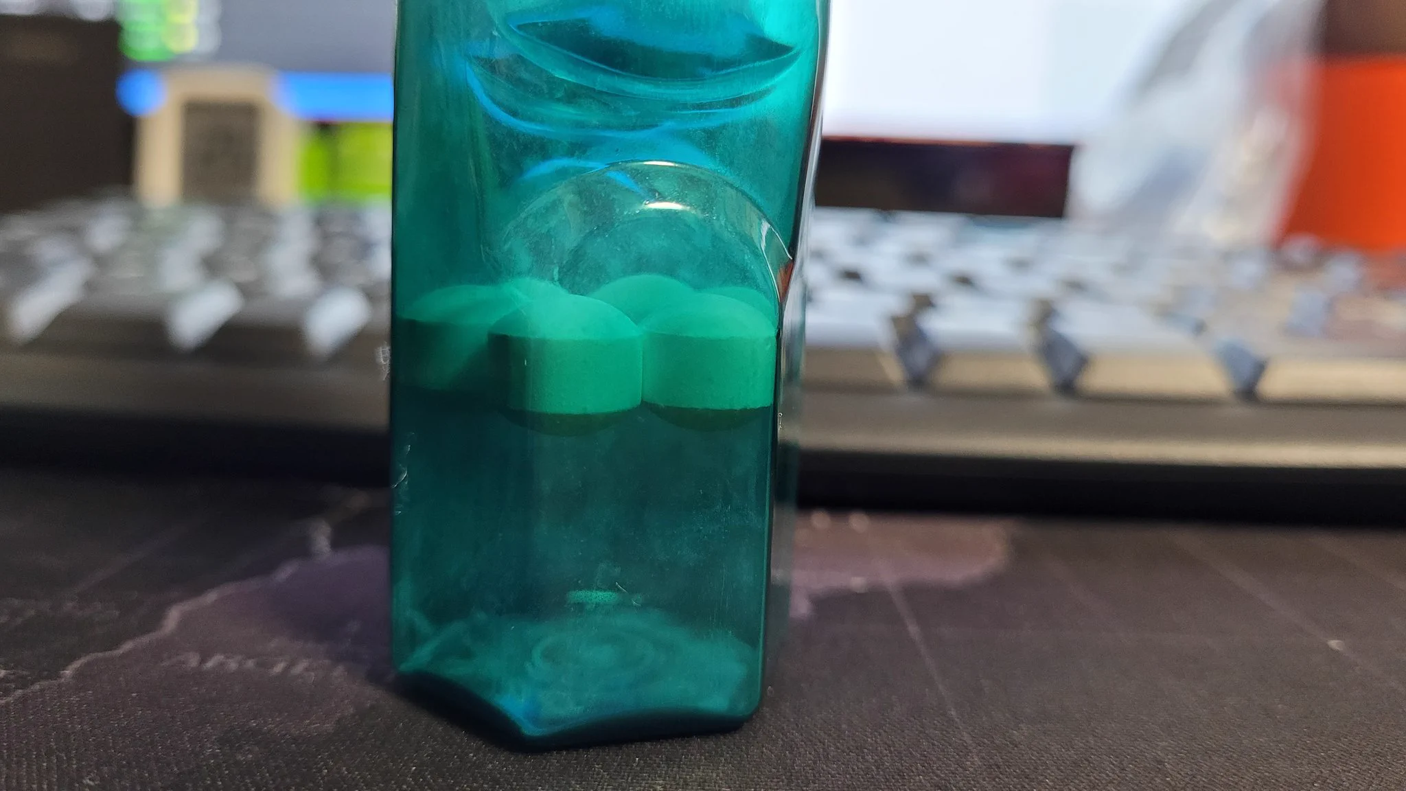 森永ラムネが…ボトルにぴったりハマって出てこない！！