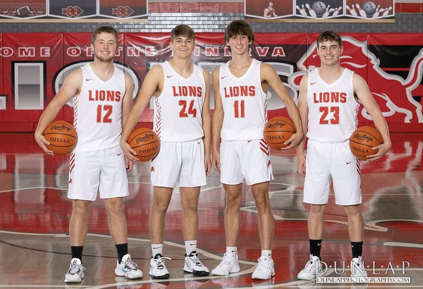 SENIOR NIGHT!!⚪️🔴⚫️
Good luck to the boys basketball team as they play their last home game of the season against beaver local! 
THEME: v day: Pink/Red💗❤️

‼️Silent night!🤫don’t cheer until the lions score their seventh point of the game and then GO CRAZY! 📣🦁‼️
🐾GO LIONS🐾