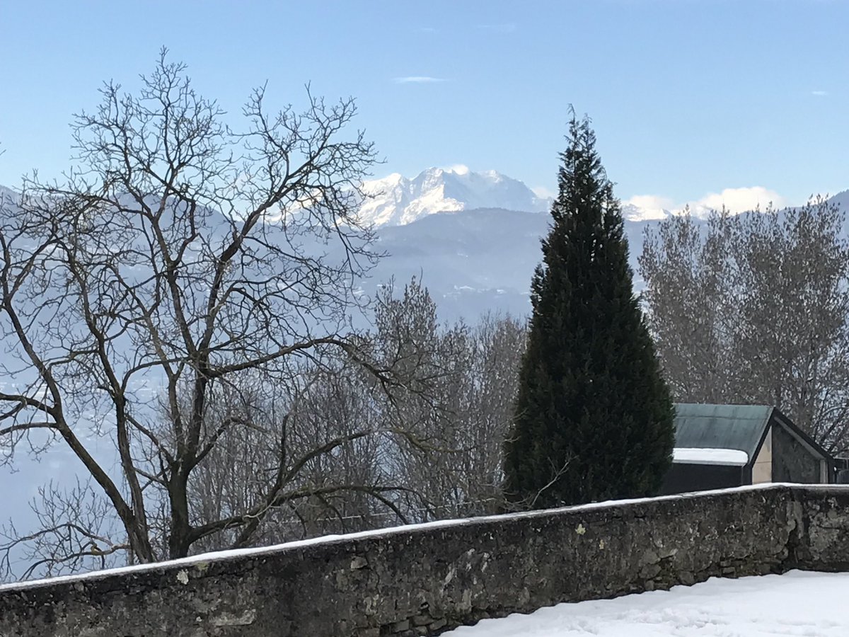 LakeOrta's tweet photo. #Vacciago in the #snow #LakeOrta https://t.co/E24Ezf1bQJ