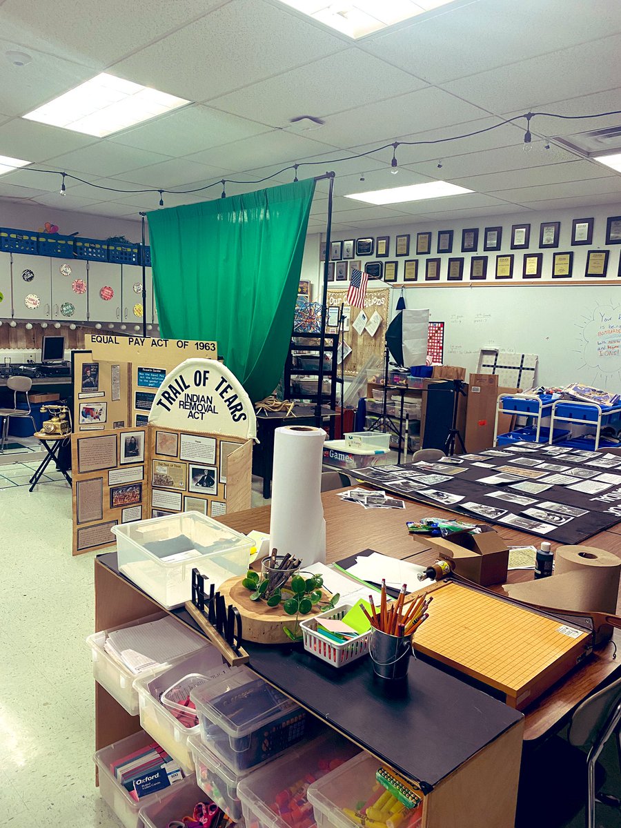 JJ_Hawk's tweet photo. Please excuse our mess! We are learning in here! #ineedmorespace #stc_challenge @nhdmo @FutureCityMO #stcr13 https://t.co/cBvGUPhV24