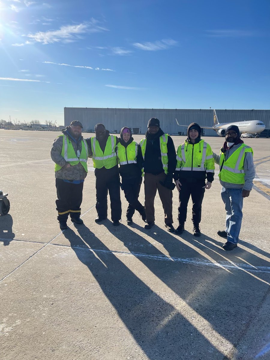PHL DayRamp recognize part time supervisor Hannah Longaker and her crew for working safely and very committee to their job . We truly appreciate you guys .