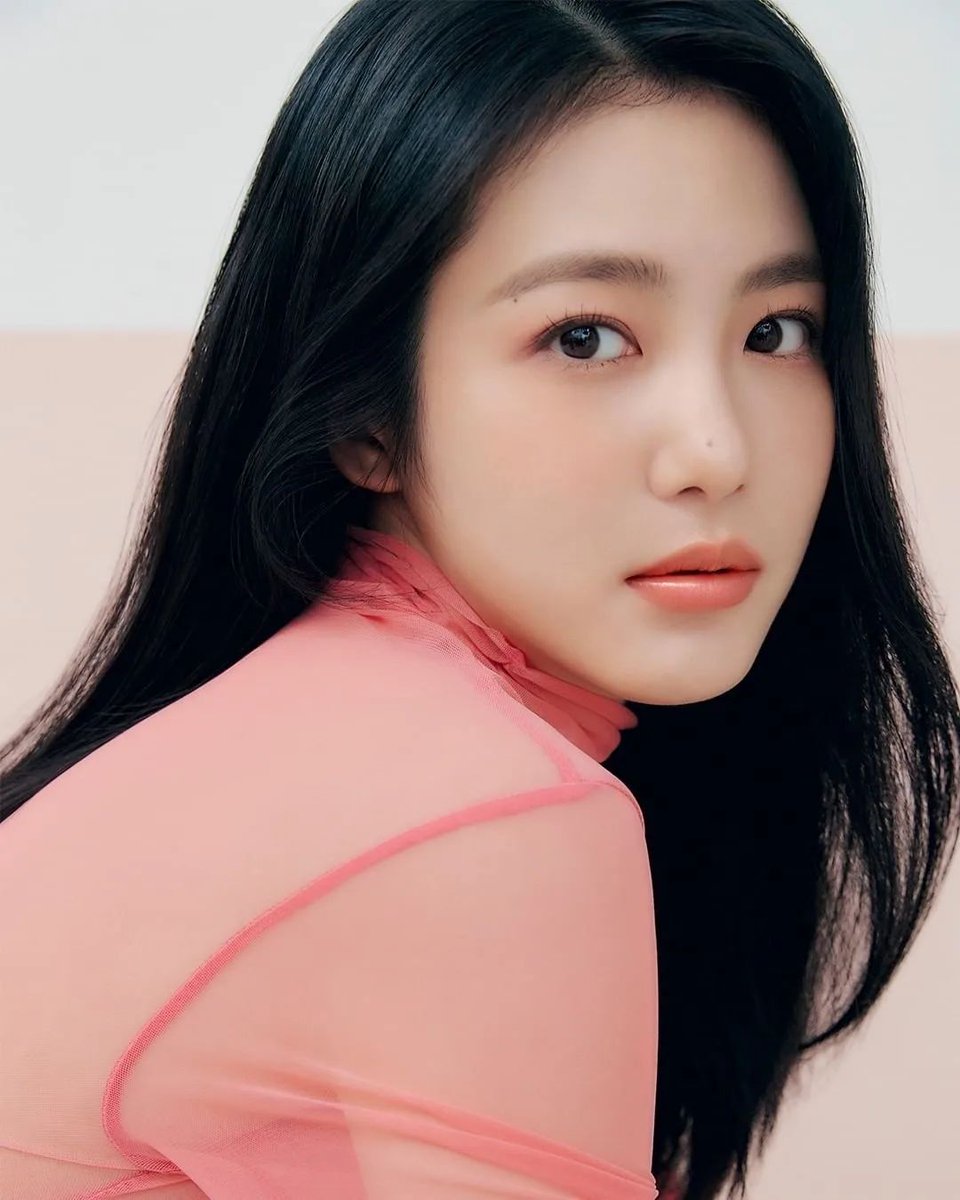 thejypnews's tweet photo. ๐ฐ NEWS | 021522
Laura Mercier X Shin Ye-eun for Singles Korea Magazine - March Issue.
๐ https://t.co/ly1BB0v0Xg
#JYPActor #NPIO #ShinYeeun #์ ์์ https://t.co/r6jxGNvQlx