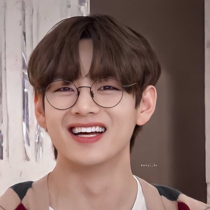 หายไวๆนะคะน้องหมีเก่งอยู่แล้ว เข้มแข็งนะคะเดี๋ยวก็หาย เป็นกำลังใจให้คับ 🙆🏻&zwj;♀️💜#GetWellSoonTaehyung https://t<a href="/tag/getwellsoontaehyung"class="tags"><span>#getwellsoontaehyung</span></a>