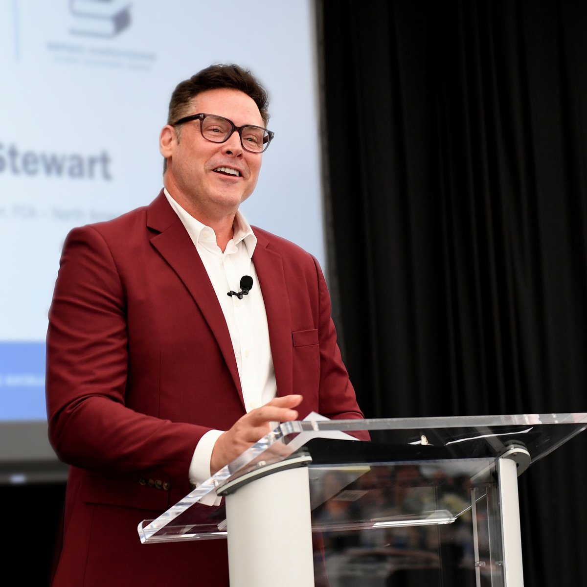 StellantisNA's tweet photo. Our competitive spirit is what powered our success in our first year as @Stellantis. Read more about our #StellantisFirstYear from our North America Chief Operating Officer Mark Stewart: https://t.co/0gc6Tr1yAE https://t.co/o2zixaJ9TF