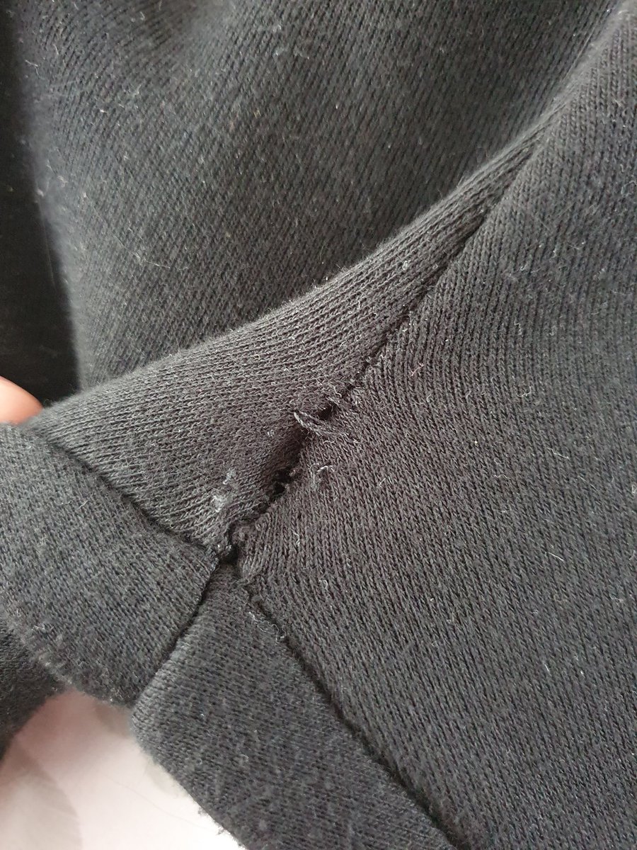 GingerBoyThe3rd's tweet photo. @JDhelpteam I just received an order from yourselves yesterday and after putting them on I've found that the tracksuit bottoms have a hole in them. https://t.co/JzCdSnRf7K