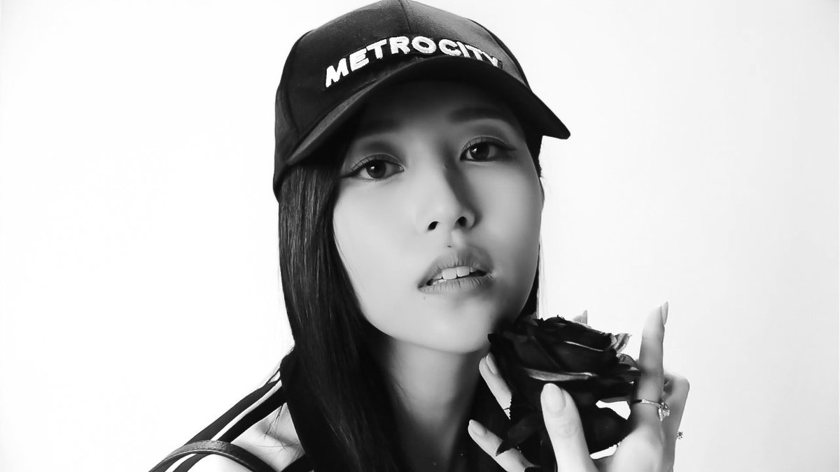 Nikki_twc's tweet photo. El poder que se maneja mina 🔥
MINA FOR METROCITY
#MinaxMetrocity
#SpringWithMina
#MINA #미나 @JYPETWICE https://t.co/aE5uxf9gha