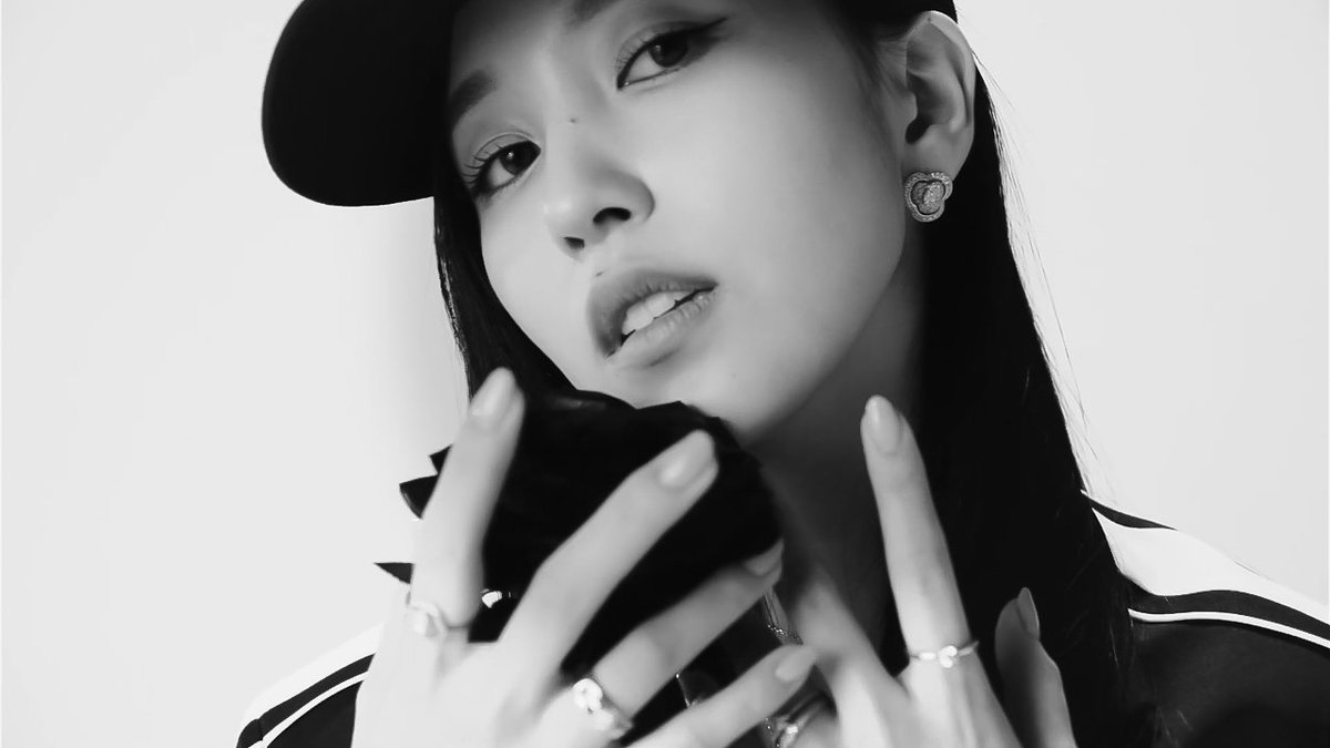 Nikki_twc's tweet photo. El poder que se maneja mina 🔥
MINA FOR METROCITY
#MinaxMetrocity
#SpringWithMina
#MINA #미나 @JYPETWICE https://t.co/aE5uxf9gha
