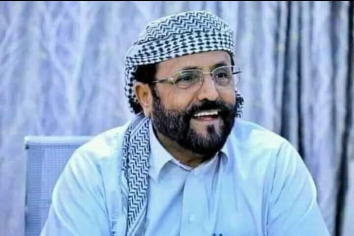 إبتسم....ياشيخ سلطان......إبتسم 
إبتسم ..يفداك الأعداء والخصوم 

كلـما البســمة بوجهـــــك ترتسـم 
يبكي الحاقد....... وعينه ماتــنوم
⁦