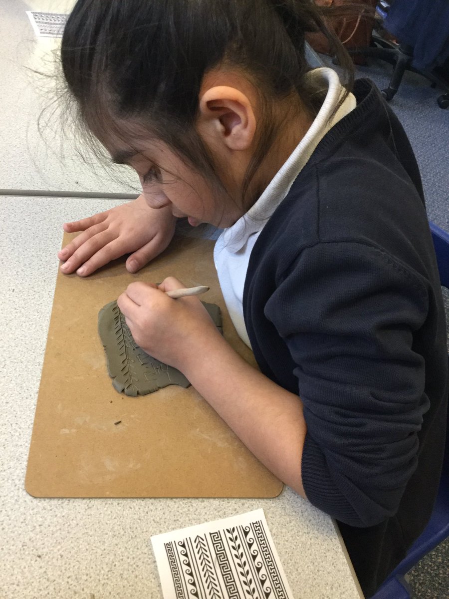 PindersPrimary's tweet photo. Year 3 have been learning about William Morris in our Art topic. Today we practiced making geometric patterns on paper and then changed to our medium of clay #ppart #ppyear3 https://t.co/W5XRrtv4LC