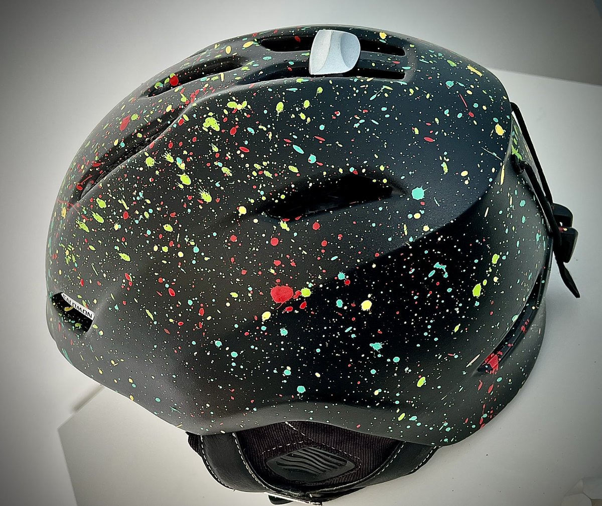 bpm_art's tweet photo. Projet hivernal (perso)
Peinture aérosol couché de finition mat

#bpm #ski #Helmet #casque #art 
@SalomonSports https://t.co/Qetj9Ol8pa