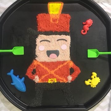 LittleLearnerUK's tweet image. Our lovely Ziggy &amp;amp; Lionel looking awesome!! #messyplay #markmakers #sensoryplay #under5s #tufftrayideas #toffspot #designs