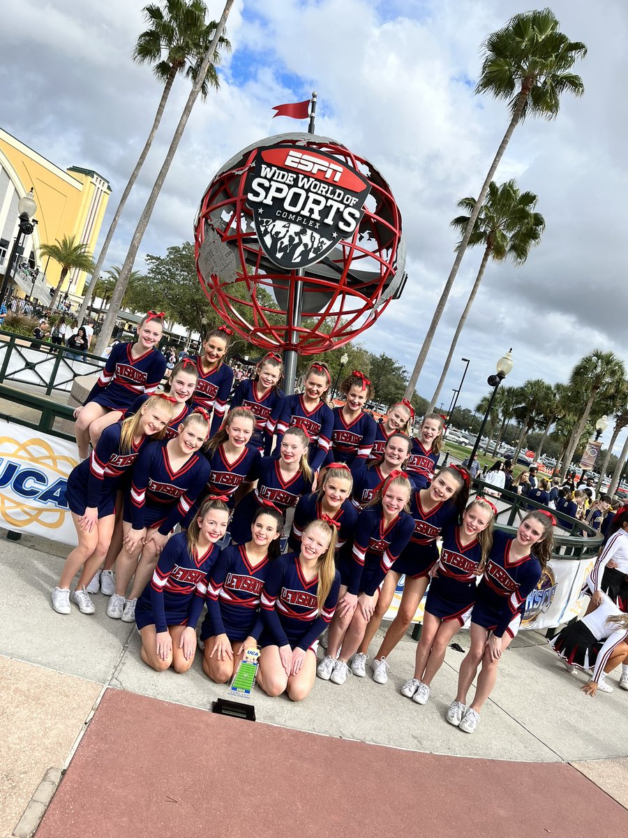 LewisburgMiddleCheer tweet media