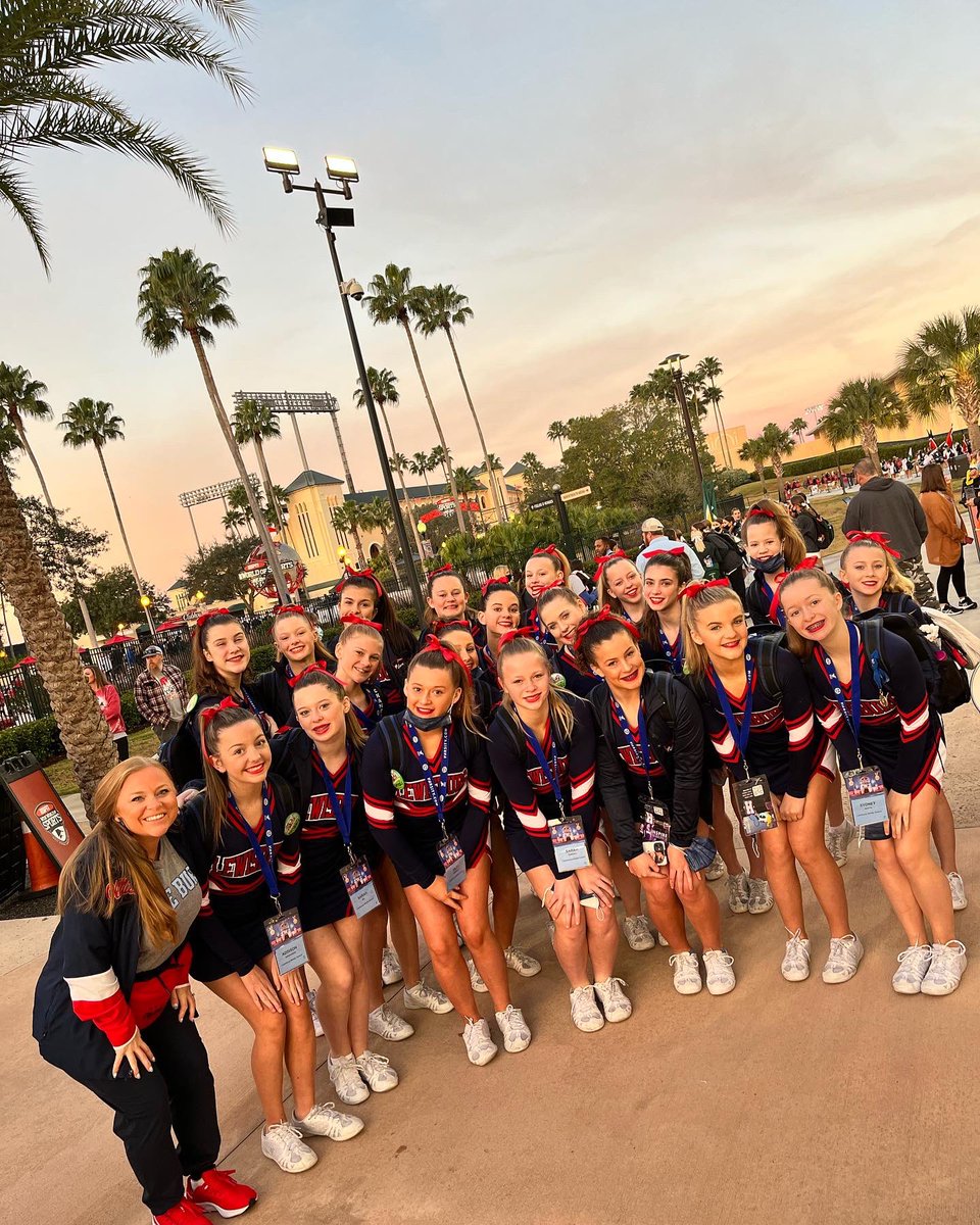 LewisburgMiddleCheer tweet media