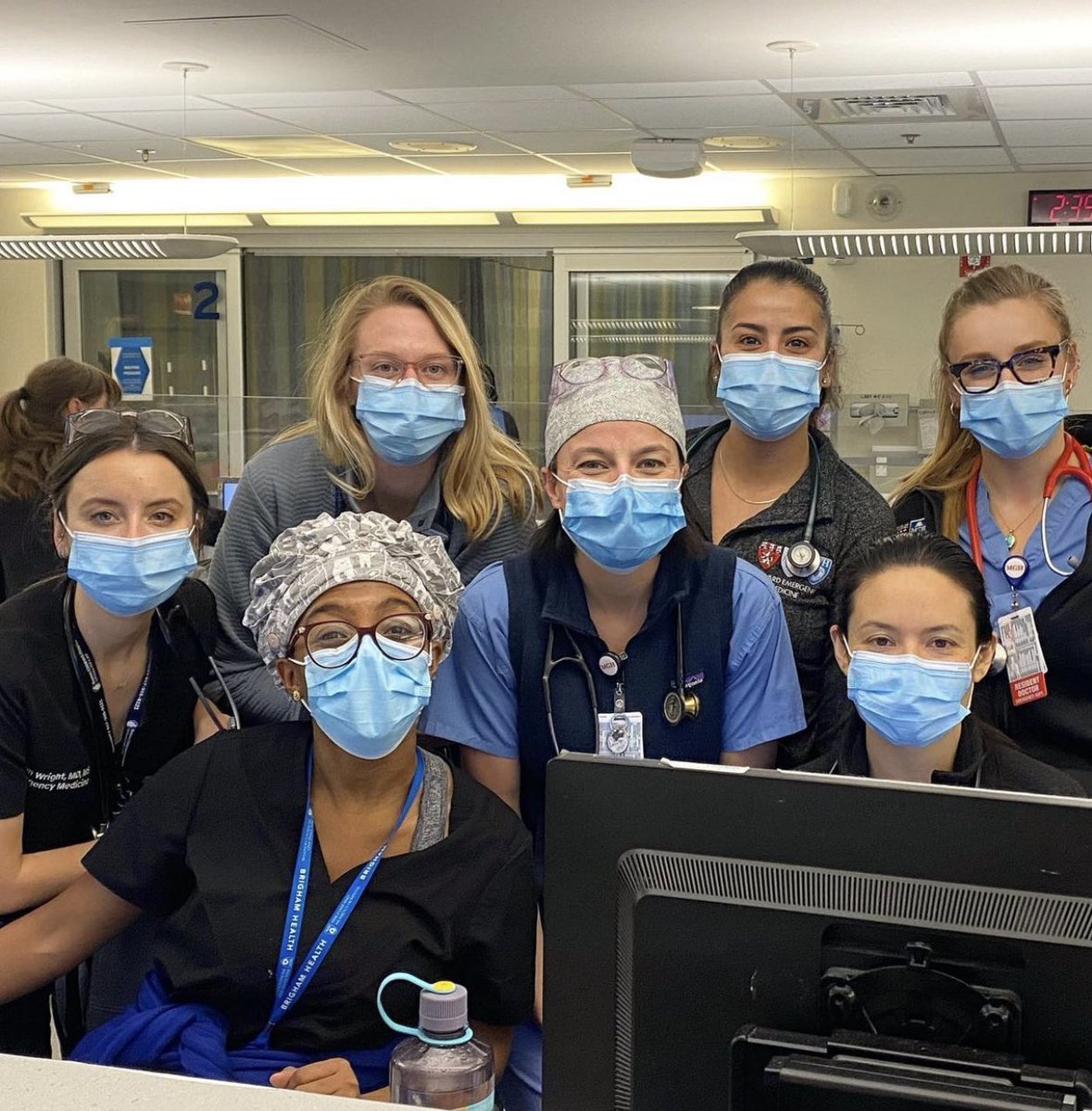 The MGH Acute ED being led by our rockstar team of women doctors — PGY1-4 and attending!! #HAEMRSTrong