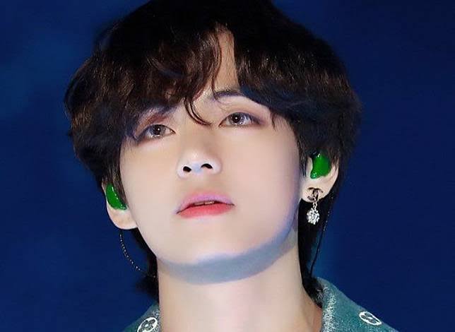 Get well soon uri Winter Bear! 🥺💜💜 Take your time to recover. Eat well, drink well, and take some necessary medicine. We love you! 
#BTSV #KimTaehyung