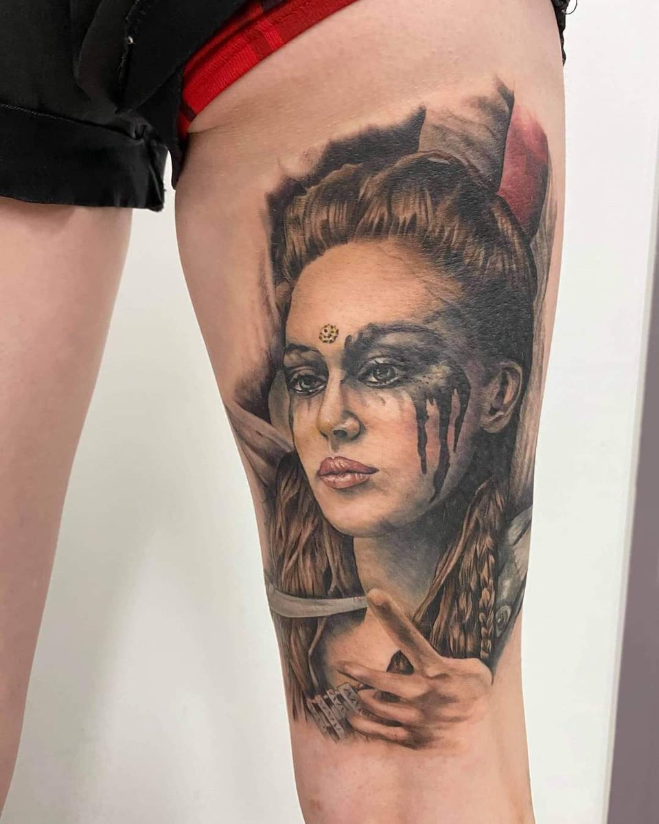 LesbionicFury's tweet photo. Posting strictly so my good friend @LanternNoir knows how much I love #lexa from #the100 https://t.co/1IrpBP6v4q