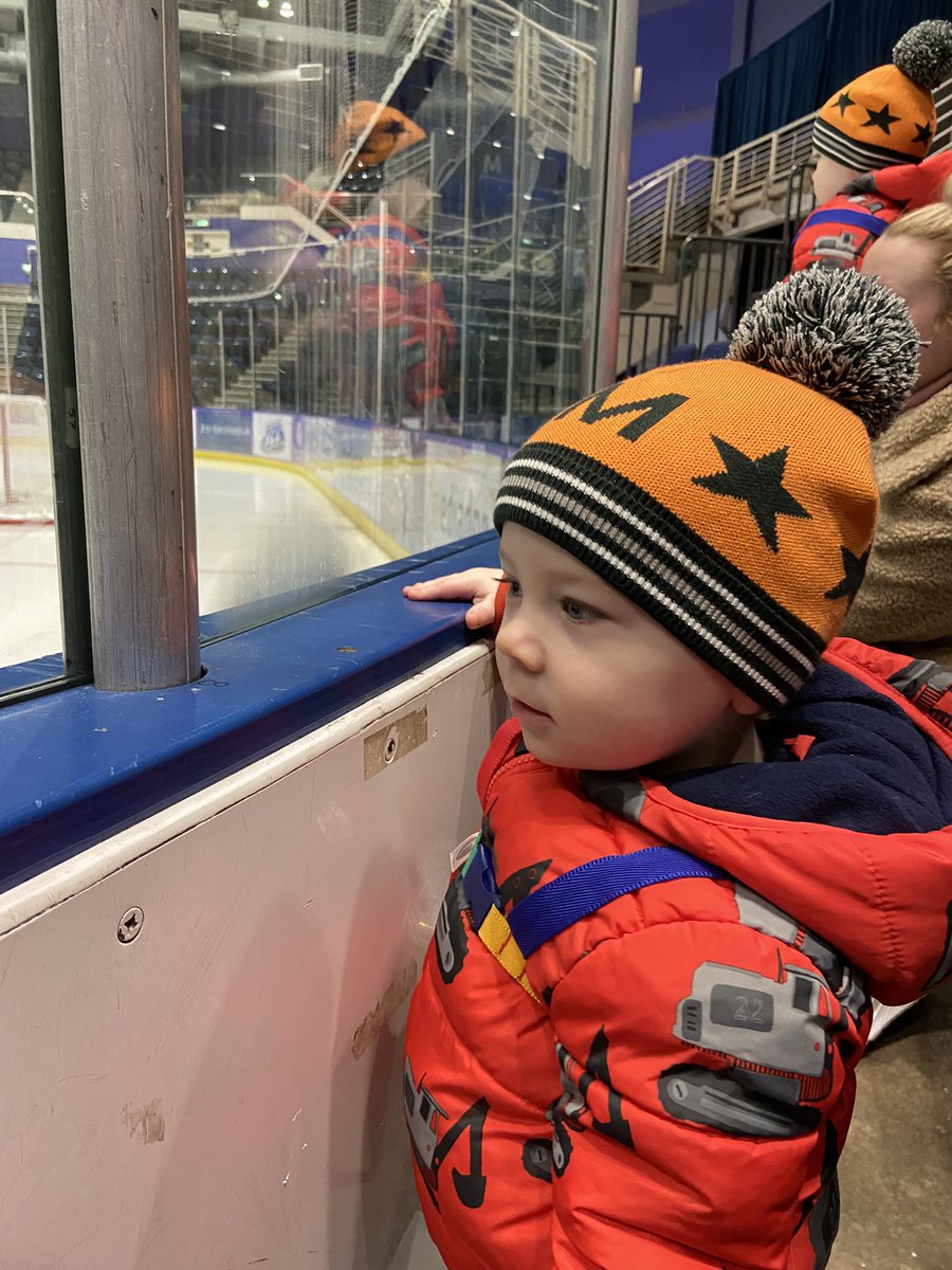 jardinecaj's tweet photo. When you go to @ArenaBraehead for the first time ever to see @ClanIHC training. #facinated 🏒🥅
#newadventures💜 https://t.co/cswFi6vZI7