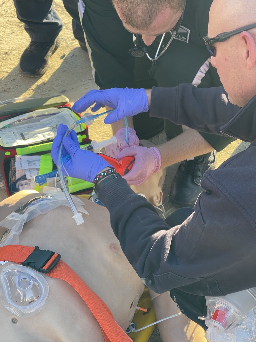 Great collaborative trauma training / teamwork between ⁦<a href="/SlidellFire_PIO/">Slidell Fire PIO</a>⁩ and ⁦<a href="/AcadianNews/">Acadian Ambulance</a>⁩ crews during PHTLS
