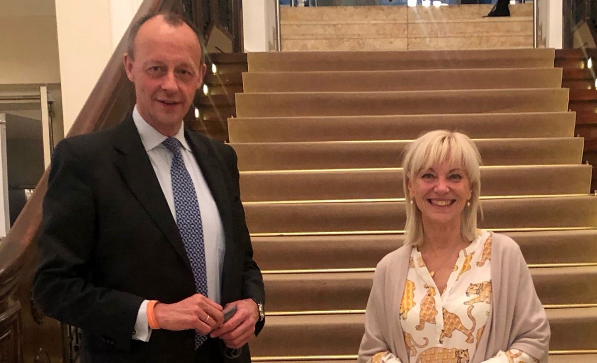 Herzlichen Glückwunsch, lieber ⁦<a href="/_FriedrichMerz/">Friedrich Merz</a>⁩ zur Wahl zum neuen Fraktionsvorsitzenden der CDU/CSU! Gemeinsam mit ⁦<a href="/Markus_Soeder/">Markus Söder</a>⁩ haben wir als Union starke Stimmen in Berlin.