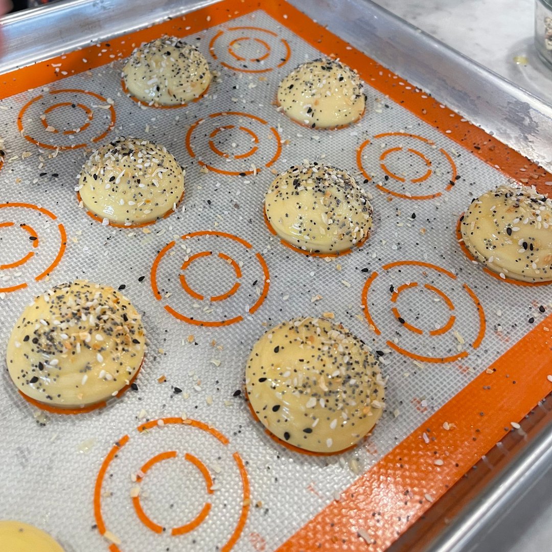 PlainviewPuffs's tweet photo. If Behind The Music was a bagel puff this is what it would look like. 

If you know you know.

#hellagoodpuffs #lieats #longislandfoodies #creampuff #vh1 #behindthemusic https://t.co/fbN1nmm9lu