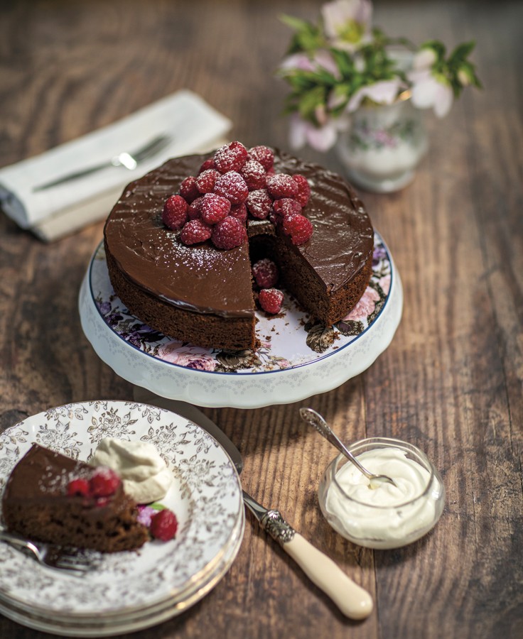 BallyknockenHCS's tweet photo. In this week's @RTE_GUIDE @Cfulvio has 2 delicious recipes to show how to add veg to baking &amp; be #10PercentHealthier
Pick up a copy for the recipes for Chocolate Beetroot Cake, using @organicmill2 flour and Courgette Loaf w/Orange Icing &amp; Pistachio
#RTEGuide #Catherines10Percent https://t.co/mklT9vzb71