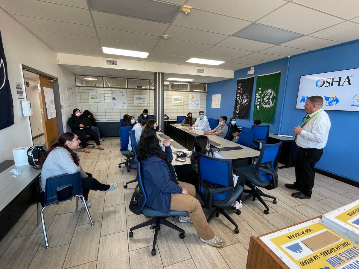 TexansCan's tweet photo. They're getting it done! We're thrilled to present 27 more students who earned OSHA 30-Hour safety certifications๐ฆบ, each of them ready to make it a safer San Antonio ... or wherever they go! Way to go, San Antonio!
#OSHA30 #TexansCan #Certifications #Education #TCASan https://t.co/y0OnFYvPxY