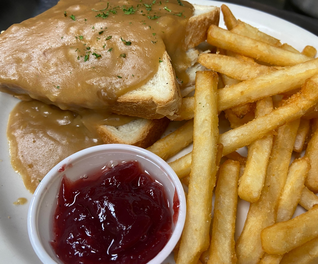 JakesEatery's tweet photo. Warm up at Jake's today with a Hot Turkey Sandwich for lunch!
#hotturkeysandwich #lunch #sandwiches #lunchclassics #jakeseatery #newtownpa #richboropa https://t.co/fQWRQ614s9