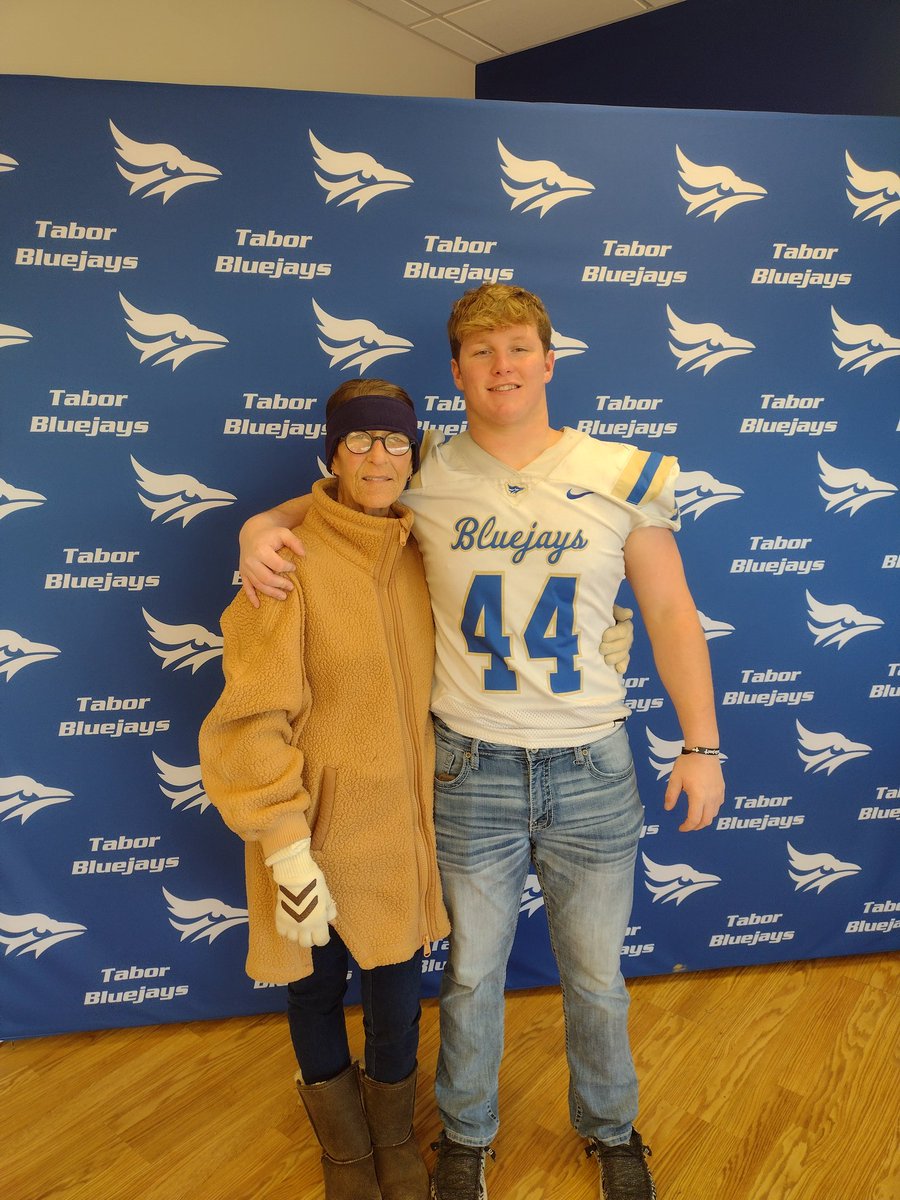 DobyEthan's tweet photo. Excited to announce I have signed with tabor college to further my education and career in football! @CoachKoustmer @GoTaborBluejays https://t.co/nnEzxbpUW0