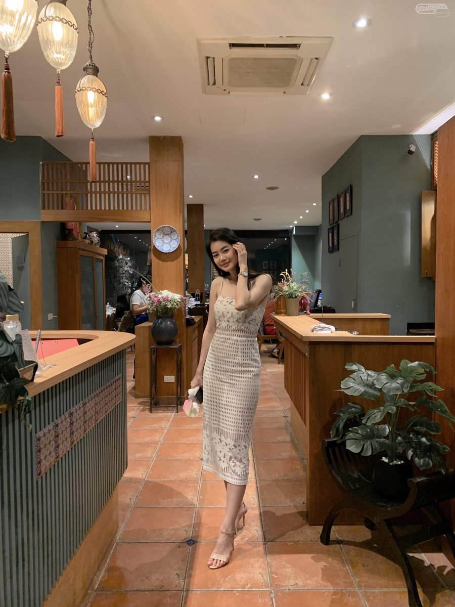 DoublechinD's tweet photo. ที่นั่งด้านในร้านก็ยังคงเห็นวิวของวัดอรุณ https://t.co/S8URzyJ6WV