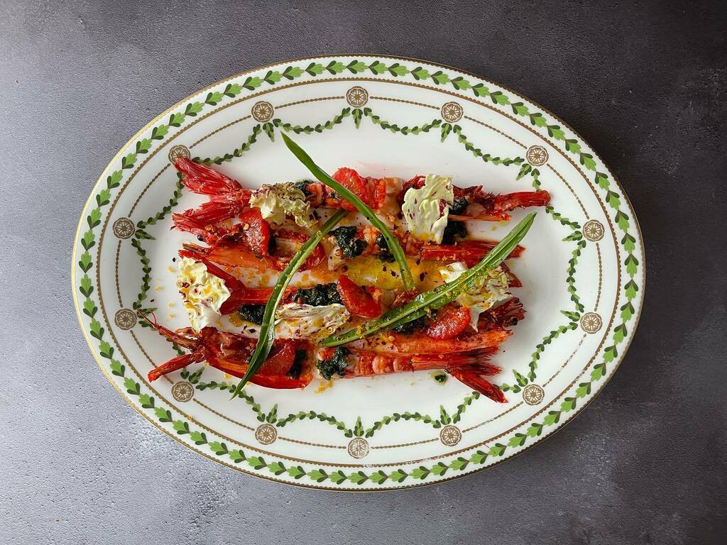 chefsimms's tweet photo. Grilled Carabineros, Blood Orange, Salsa Verde 🦐

#carabineros #grilled #prawns #pictureoftheday #chefsofinstagram #annabelsmayfair #menu https://t.co/6ZMedft6u0 https://t.co/cR7Cx8j0fR