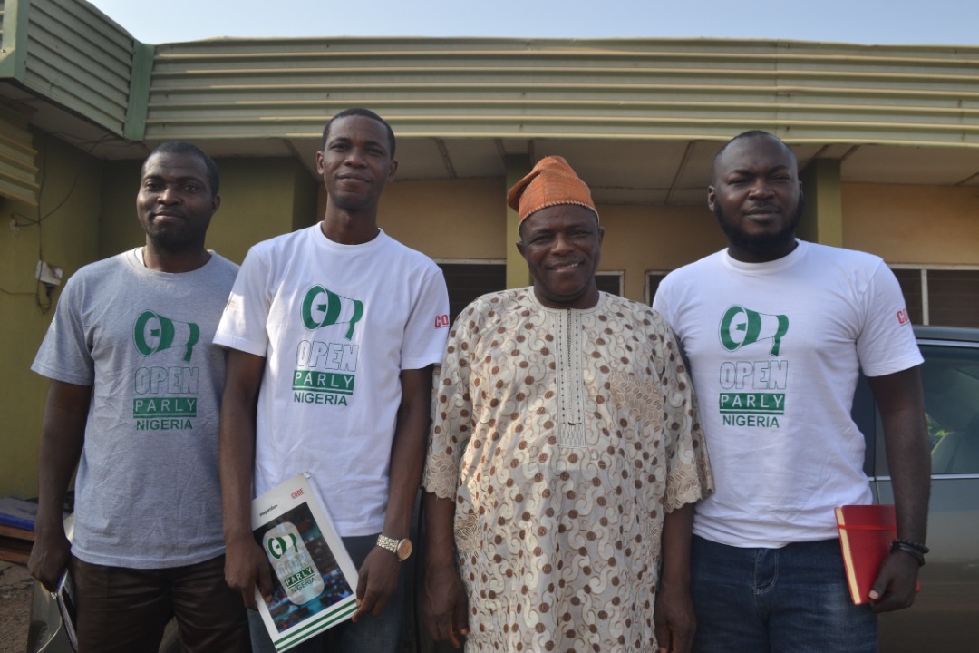 OpenParlyNG's tweet photo. Kwara Assembly Deputy House Leader, Hon Bello John Olarewaju, has pledged support for #OpenParliament. The lawmaker will join #OpenParly on radio shows for public engagement.
Are you a Kwaran? Join us to level the gap between the people and the lawmakers deciding their affairs. https://t.co/5e0olwkYvS
