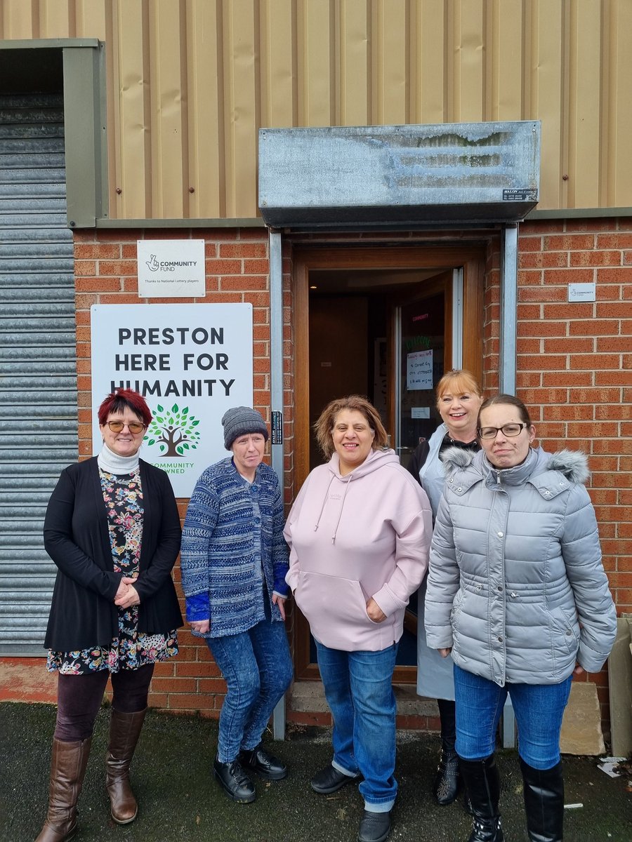 CicOwned's tweet photo. A huge thank-you to @navvy_1982 &amp; all the team who was making packed Lunches today &amp; alongside preparing the bags the twam also meeted and greeted the community as they visited
The team should be realy proud over 30 children benfited from a meal today thanks to your contribution https://t.co/faHMizJJAs