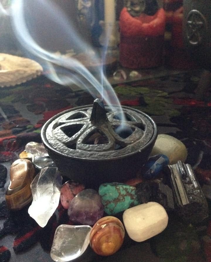 Rivas5F's tweet photo. Ser espiritual es vivir consciente de no hacer daño a nadie, honrar la libertad de cada ser, respetar sus procesos individuales y saber que la vida es tan sólo es un paso temporal. https://t.co/gJFuOd2c3b