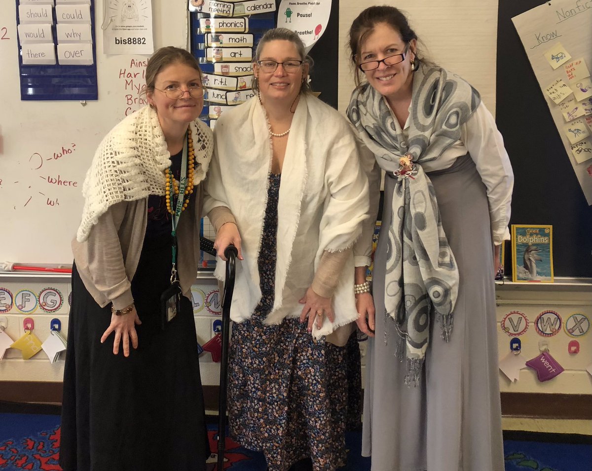 Happy 100th day from first grade! <a href="/edormer1/">Elizabeth Dormer</a> <a href="/JenniferLLester/">Jennifer Lester</a> #naplescsd