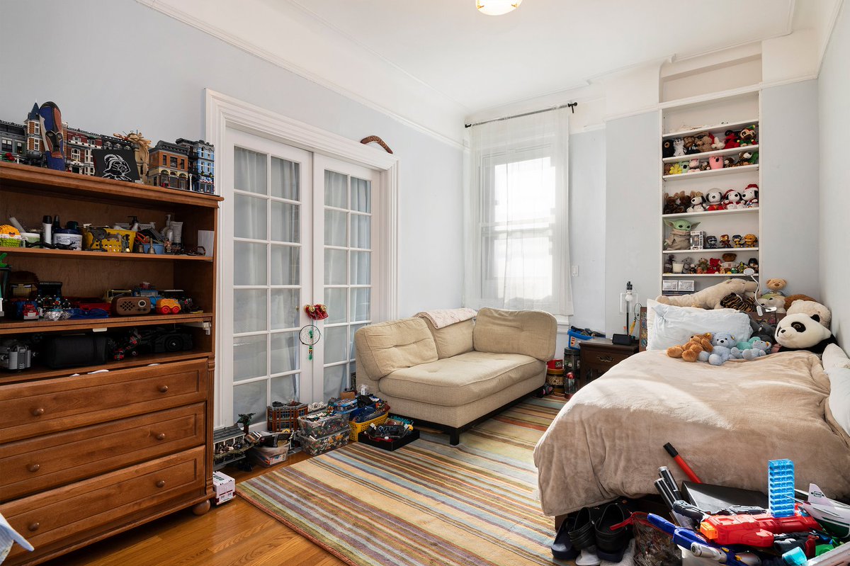 Spotless_agency's tweet photo. 🧏‍♂️ One of the main aspects considered by buyers is room potential.

✅ Parents always want to find a perfect room for their kids, and staging can hint them. If they see how a vacant space can be transformed into a nursery, it may convince them to… https://t.co/p8D9Y0aK2J https://t.co/juF4YA5i5j