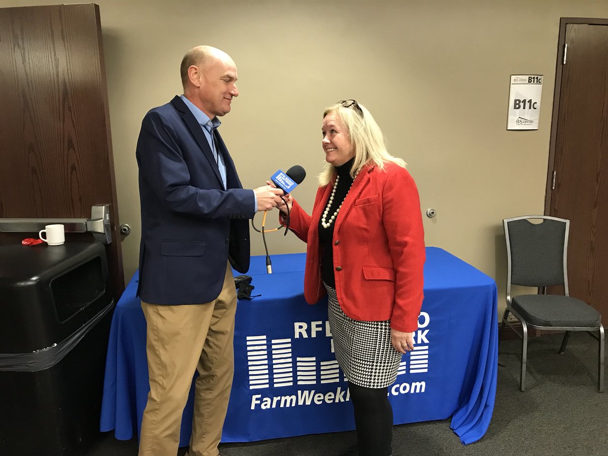 delossjahnke's tweet photo. At #GALC22 @JTatRFDRadio and @DBloomberg discuss the day’s events for @ILFarmBureau @FarmWeekNow. https://t.co/q11uSX25mu