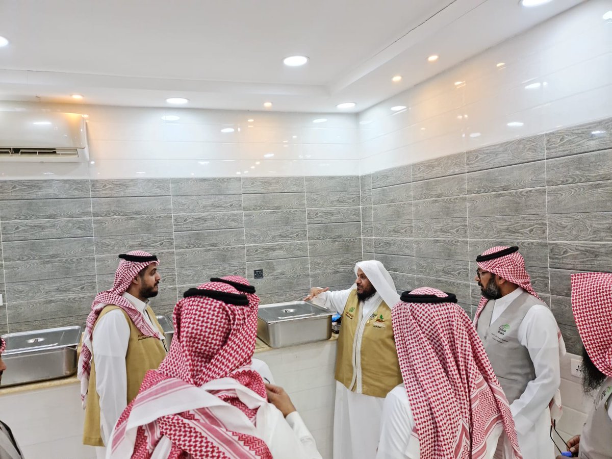 سعدت الجمعية الخيرية لشكر النعمة بزيارة كريمة من منسوبي جميعة إكرام لحفظ الطعام بمكة المكرمة <a href="/ekram_makkah/">جمعية إكرام الجود</a>  ممثلة في مدير الجمعية ورئيس قسم التطوير، وقد تبادل الطرفان بعض الأفكار التنموية بين الجمعيتين.