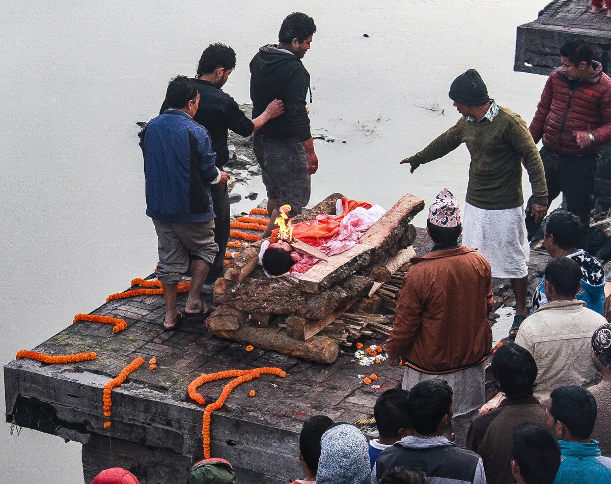 DPhotoexplorer's tweet image. I never had such a close encounter with death as I had in this trip to Nepal at the end of 2018 ,When in Kathmandu, we went to visit a cremation place for both Hindus and Buddhists.Our bodies are here today but they will eventually be reduced to ashes literally.
Carpe Diem