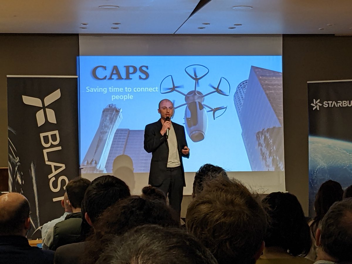 StarburstFrance's tweet photo. It's time to BLAST ! On démarre les pitchs de 7. min chacun avec le projet de capsule volante @CAPSintheair. #BLASTdemoday https://t.co/EYTrrlB7Z3