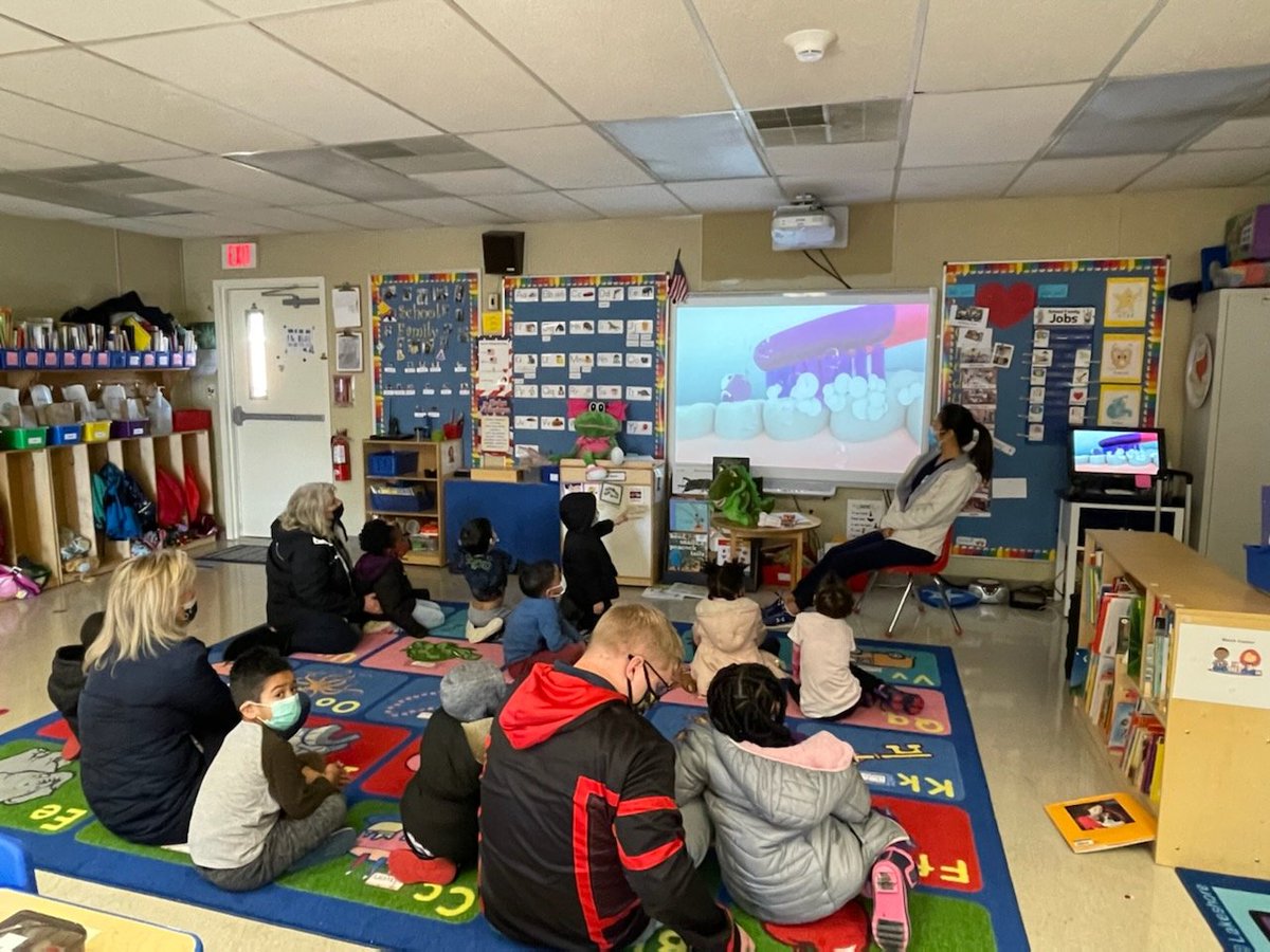 SMCPSHeadStart's tweet photo. Thank you to Smile Castle for the fun presention about dental health! Our BBES &amp; GKES Head Start students loved it! https://t.co/nrRvBVoPeF