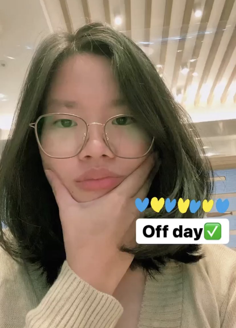 sevngzik's tweet photo. — I miss you... so let's take a lovely photo so I can keep missing you so badly💙💛—

@NewWorld_VICTON @VICTON1109
#AliceSelcaDay #ASLD
#Seungsik #VICTON https://t.co/ou9gs6vthL
