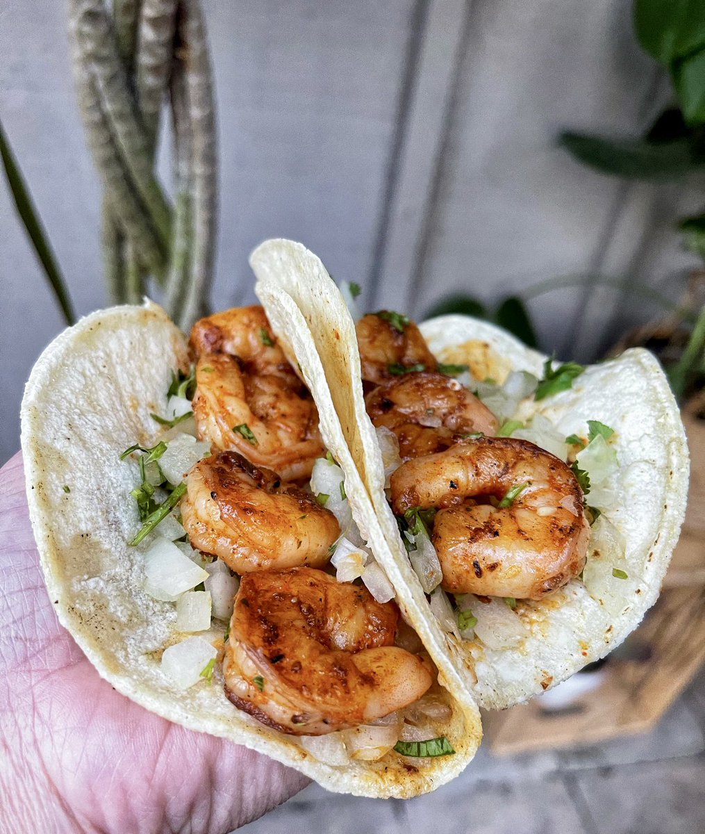 SublimeTacosGNV's tweet photo. #TacoTuesday calls for some #ShrimpTacos 🦐
.
🏠 317 SW 4th Ave
Monday + Tuesday 11AM-8PM
Wednesday CLOSED
Thursday 11AM-8PM 
Friday + Saturday 11AM-9PM
Sunday 11AM-5PM
.
.
.
#SUBLIME #SublimeTacos #SublimeGainesville #Gainesville #DowntownGainesville https://t.co/SJXdWFTg0W