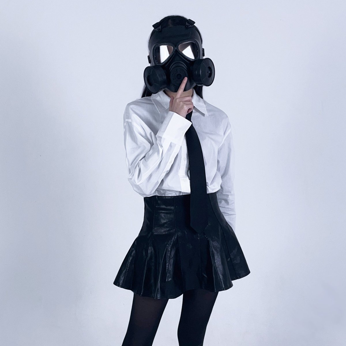 girls2ooo's tweet photo. 「노력은 가끔 배신하지요. 운이 최고！」

Name : 럭키 (@xoxo7ucky)
Color : Black

Birthday : 2003. ××. ××
××자리, A형, LUCK 🫀🍀 https://t.co/WF6kRzPaJC
