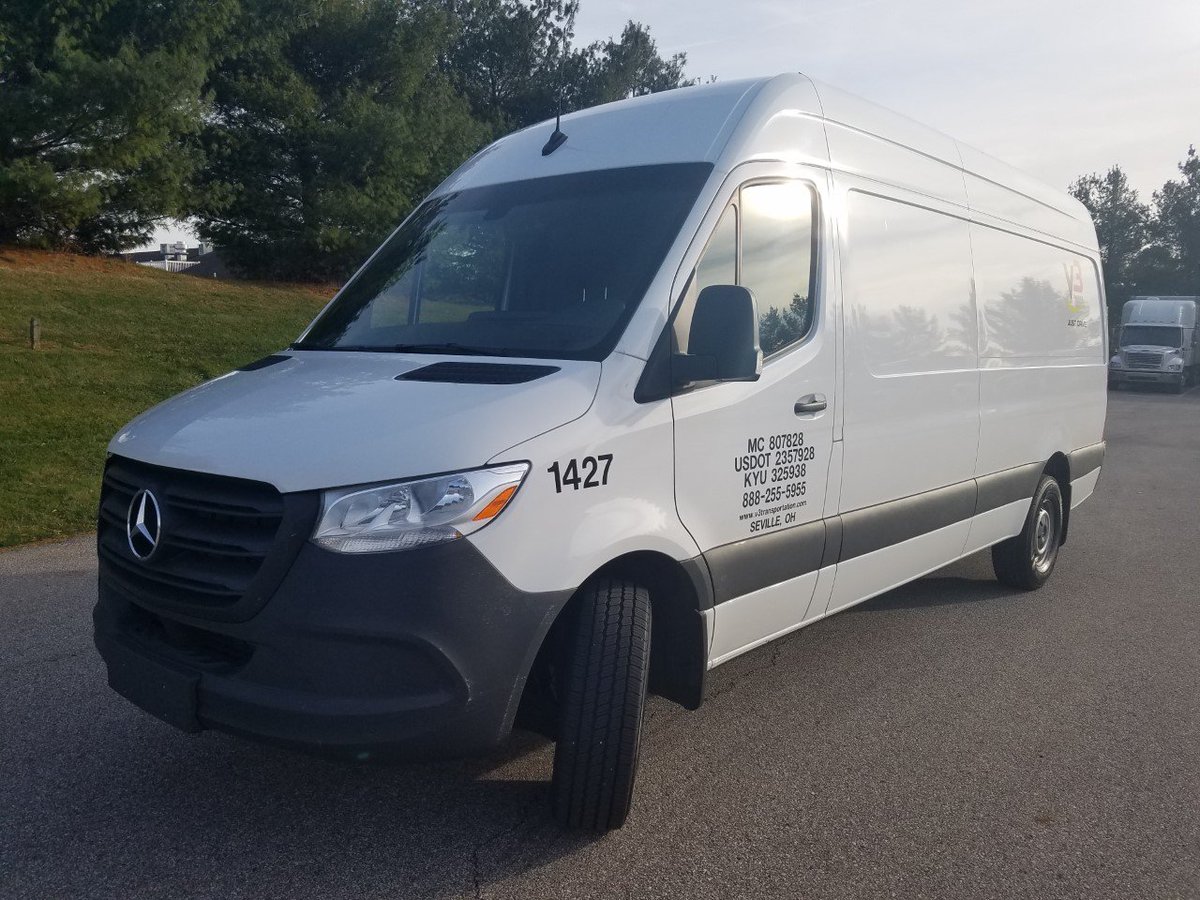 V3_Trans's tweet photo. THats right! We ArE LoOKinG for drivers!!  Must have a CDL A or B for straight trucks and NO CDL for sprinter vans.  AND always of course looking for owner ops with straight trucks and sprinter vans .  Contact us at https://t.co/ITI4yAZN1I https://t.co/fKXOjbkiEx