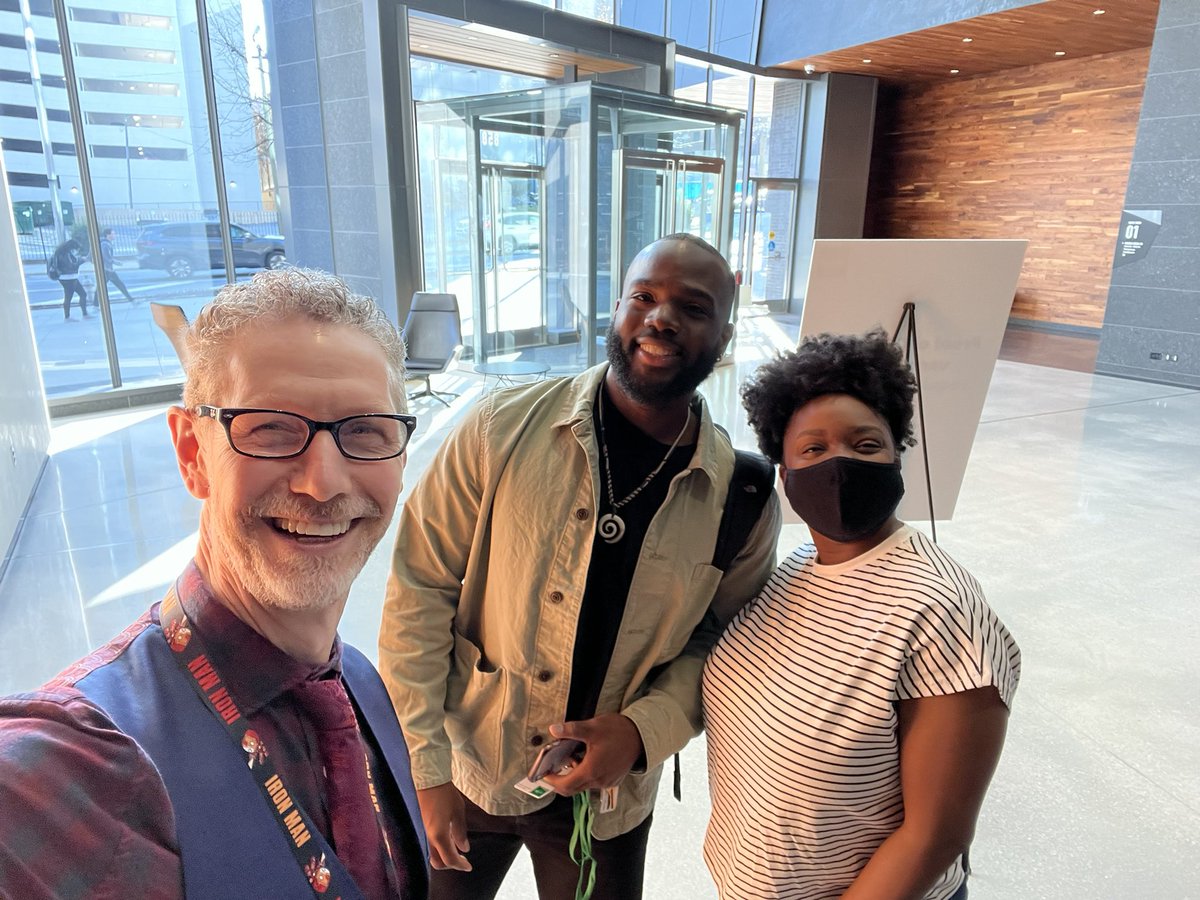 Excited to have University Graduate Hires starting today on-site at Global Headquarters! Looking forward to see your journey and impact! <a href="/NCRCorporation/">NCR Corporation</a> #NCRLife #2022Hiring #TonyURChamp #TonySelfie