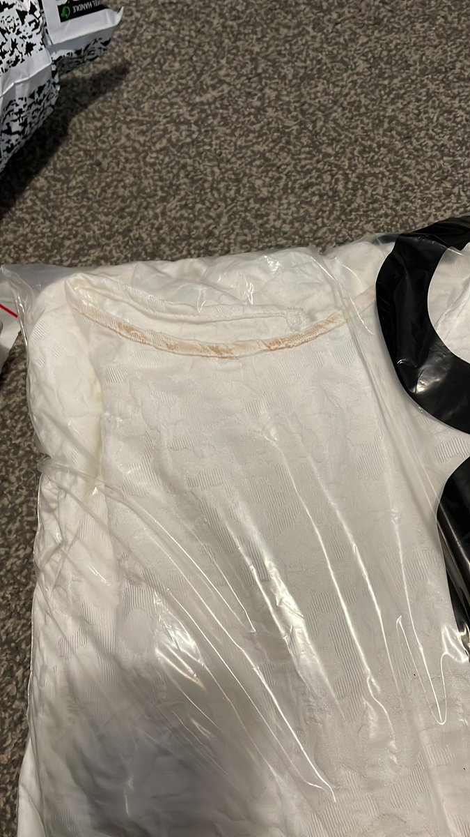 Hi @ASOS 👋🏽 do you think it’s acceptable to send your customers clothing with makeup all over the collar!? Wtf 😳 do you not check the items before they’re packaged!?