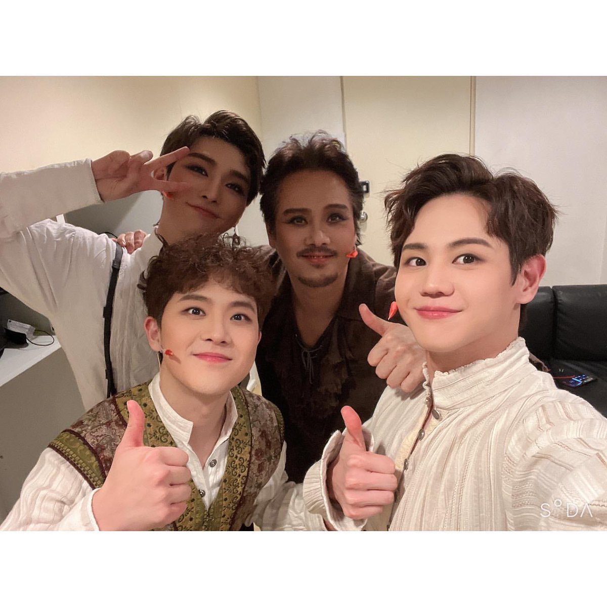 hlxlight's tweet photo. Lim Kyu Hyung's IG update with #YangNick 😭💛
#하이라이트 #Highlight #양요섭 #요섭 #양닉 #SomethingRotten https://t.co/nPf2y75LAK