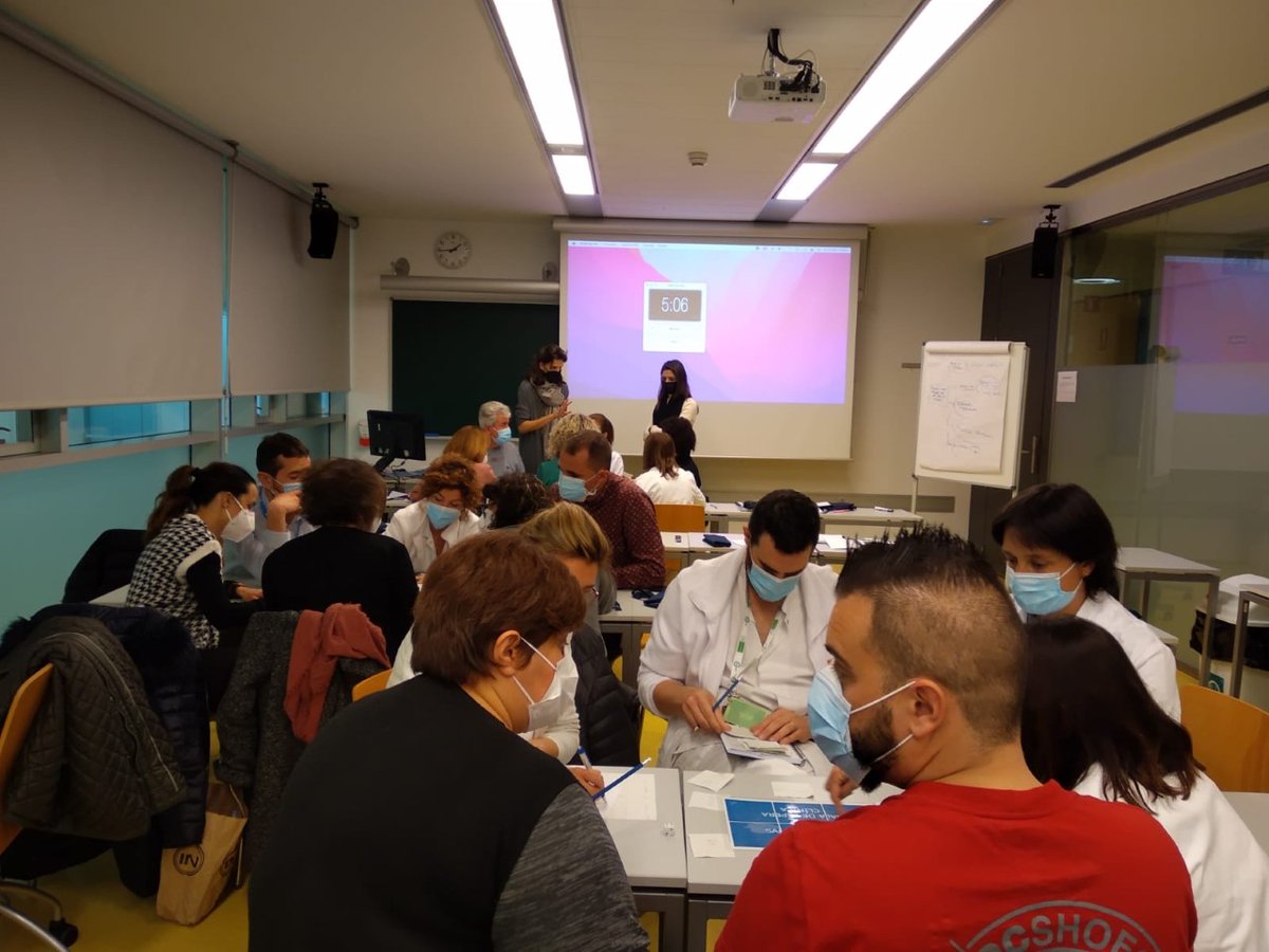 hospitaldelmar's tweet photo. La importància de la #formació continuada
La Direcció #Infermera ha fet una aposta per la formació de nous models de gestió per a tots els seus comandaments, amb una primera sessió centrada en #Lean Healthcare
#Endavant! https://t.co/L3c9yQ6j66