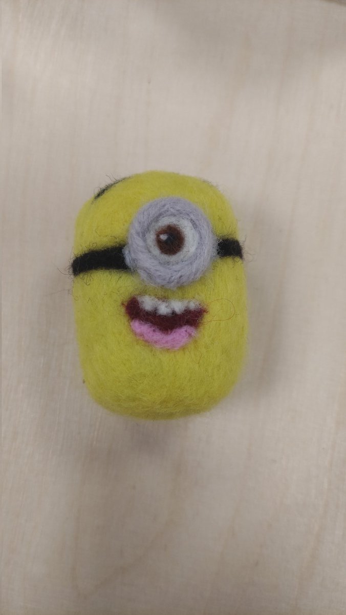 booksandphobia's tweet photo. Heute ging's in der Ergotherapie endlich mit meinem Minion weiter ...
Sagen wir es so ... Wir mussten viel lachen 😅
#Minion #filzen https://t.co/2rxIWlafP9