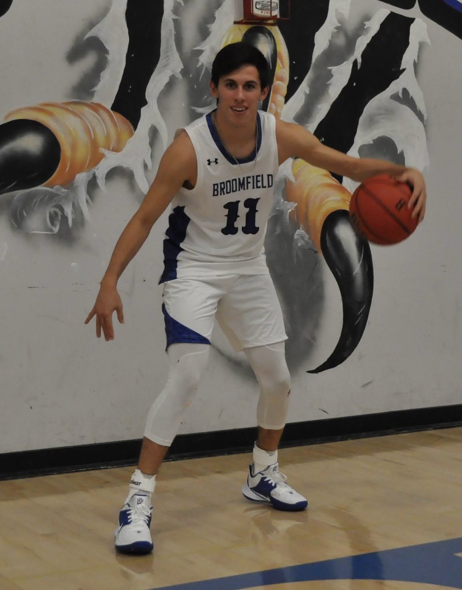 BroomfieldHoops's tweet photo. In addition to our parents we will also be celebrating our Seniors @tristan_caudill @JoshDunn2022 &amp; @Gabe_Estebanes #ThankYou https://t.co/5yCyleE0wB